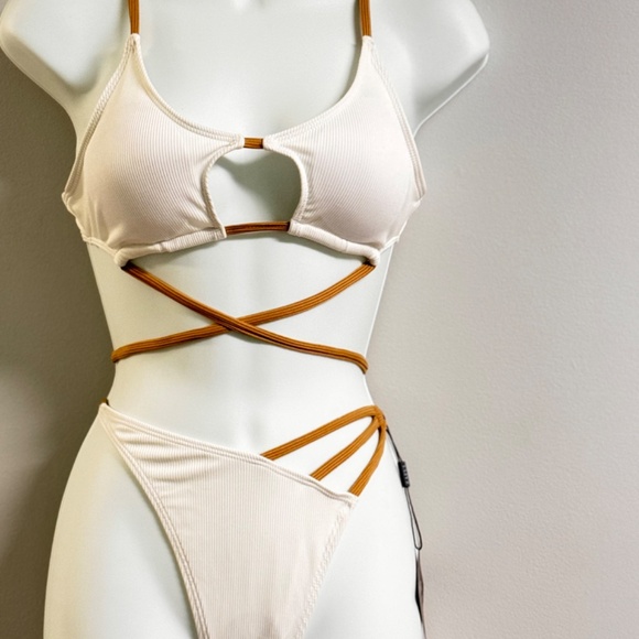 2pc Cutout Bikini Set NWT - Picture 4 of 4